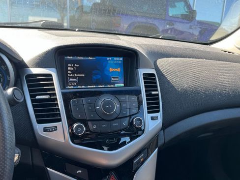 Used 2015 Chevrolet Cruze LT image 6