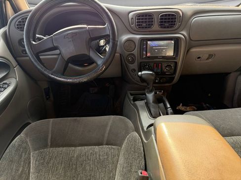 Used 2002 Chevrolet TrailBlazer LS w/ Preferred Equipment Group RWD image 19