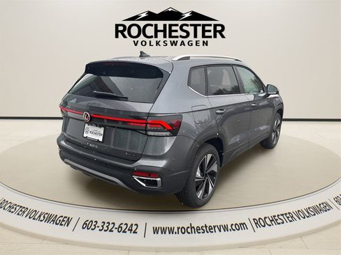 New 2026 Volkswagen Taos SE image 8