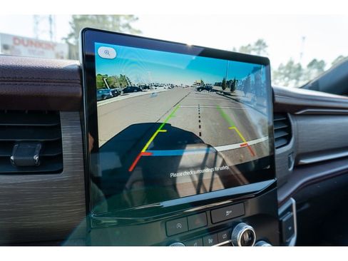 Used 2024 Ford Expedition Limited image 27