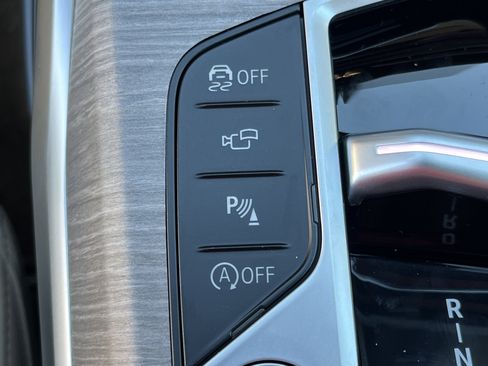 New 2026 BMW 330i Sedan w/ Premium Package image 9