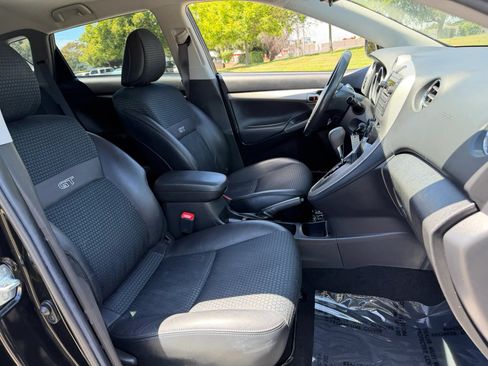 Used 2009 Pontiac Vibe GT FWD image 16