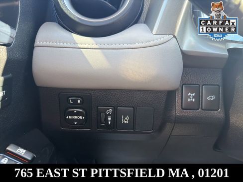 Used 2017 Toyota RAV4 Limited image 27