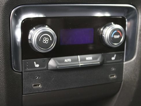 Used 2026 GMC Yukon Denali w/ Sun & Power Step Package AWD/4WD image 18
