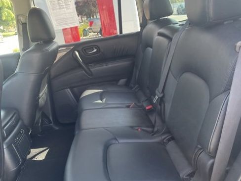 Used 2023 Nissan Armada SV image 7