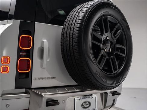 Used 2022 Land Rover Defender 110 S image 30