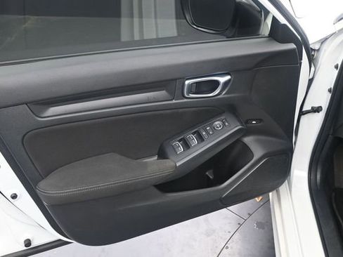 Used 2023 Honda Civic Sport image 16