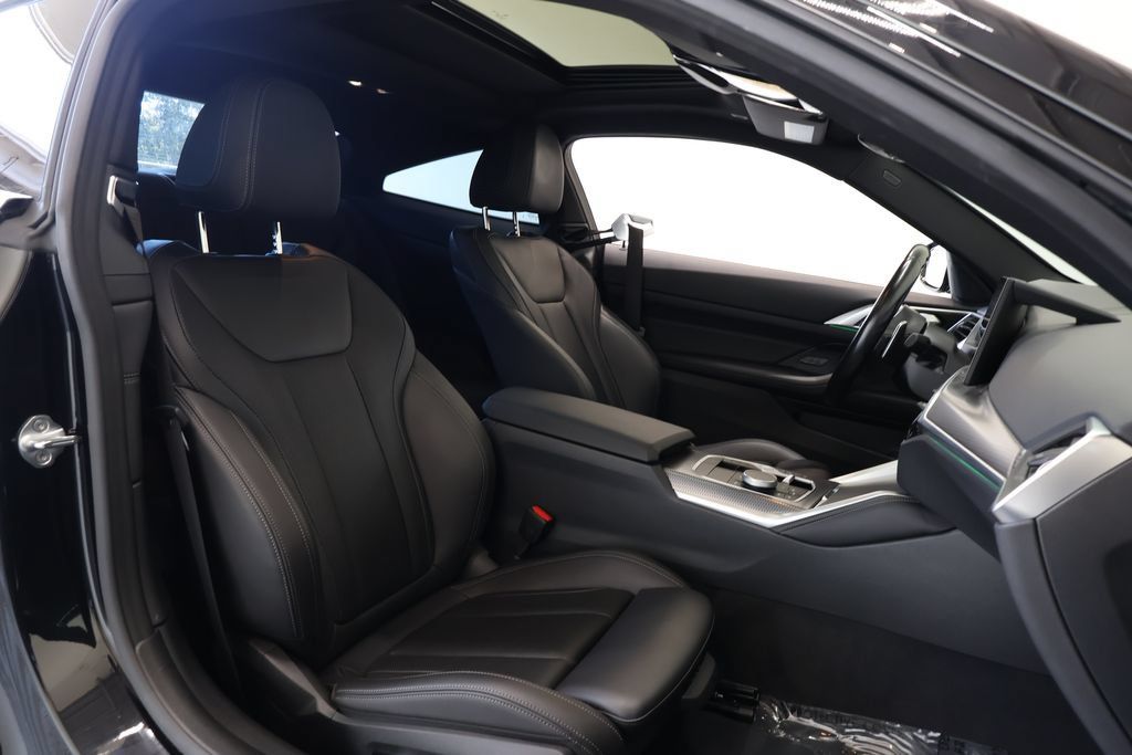 Used 2024 BMW 430i Coupe w/ M Sport Package RWD image 19