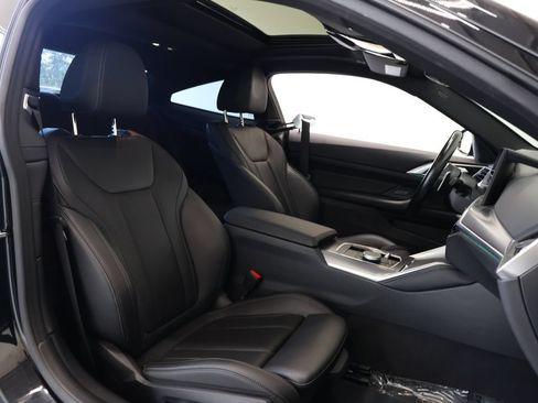Used 2024 BMW 430i Coupe w/ M Sport Package RWD image 19