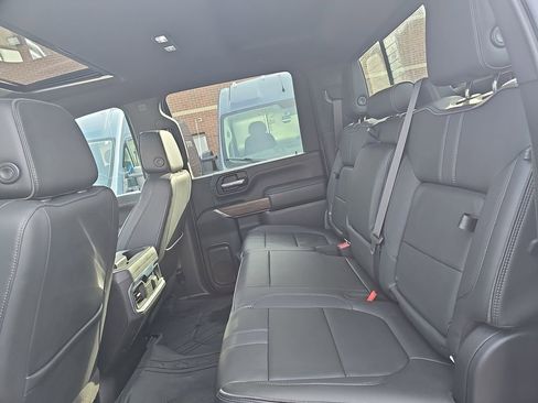 Used 2022 Chevrolet Silverado 2500 High Country image 13