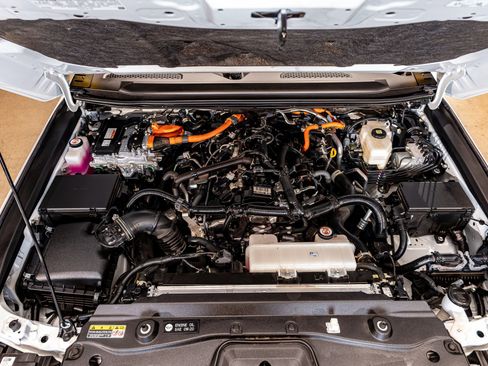 Used 2024 Toyota Land Cruiser image 32