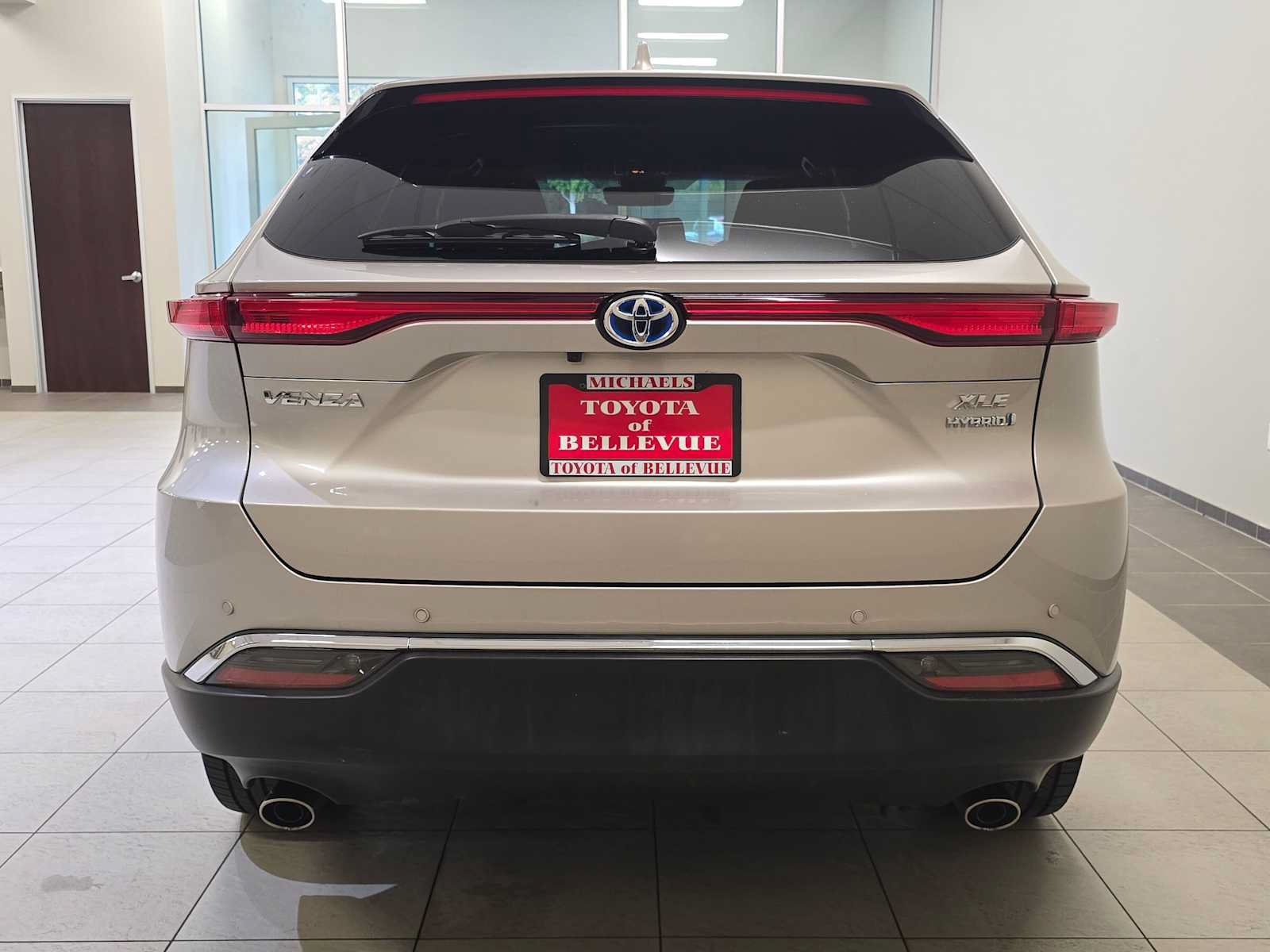 Certified 2021 Toyota Venza XLE AWD/4WD image 5