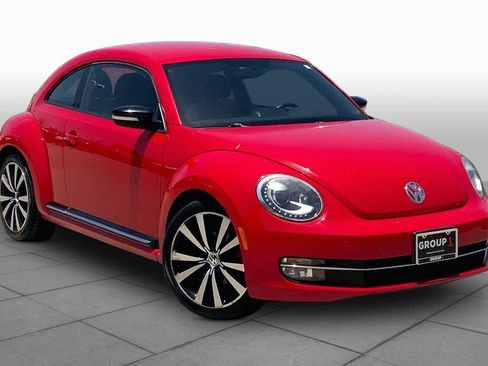 Used 2012 Volkswagen Beetle 2.0T FWD image 2