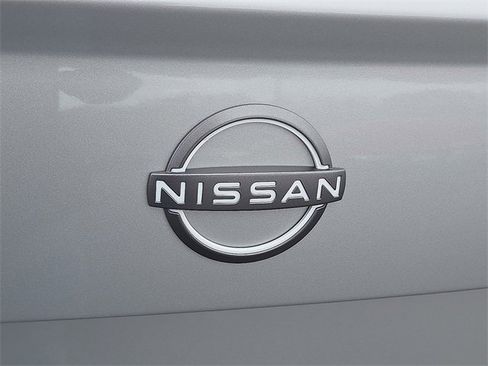 Used 2025 Nissan Versa S w/ Trunk Package image 27
