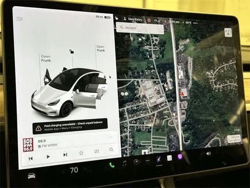 Used 2021 Tesla Model Y Long Range image 11