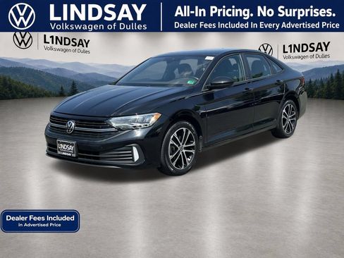 Used 2024 Volkswagen Jetta Sport FWD image 4