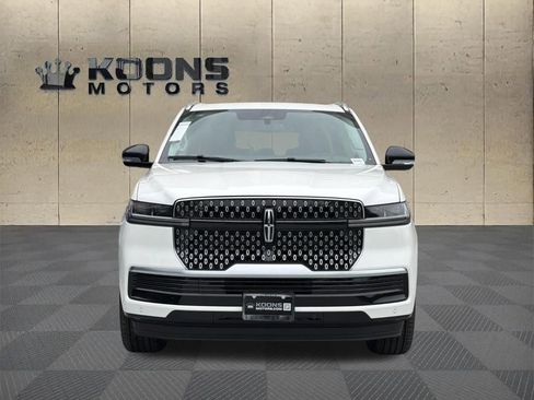 New 2026 Lincoln Navigator L Reserve AWD/4WD image 3