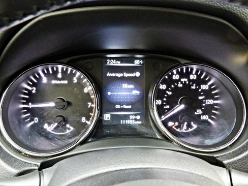 Used 2017 Nissan Rogue SL image 16