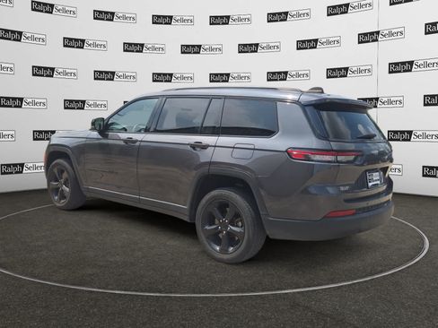 Used 2023 Jeep Grand Cherokee L Laredo RWD image 4