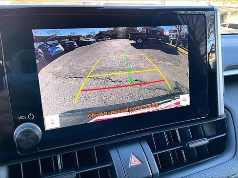 Used 2025 Toyota RAV4 XLE image 20