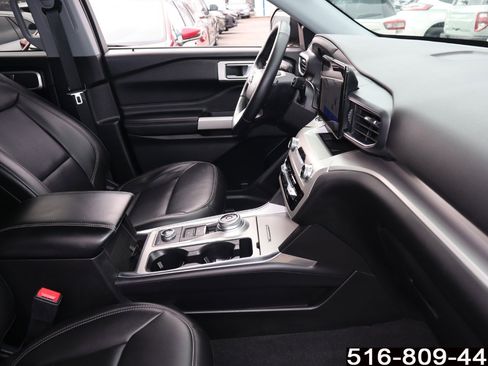Used 2022 Ford Explorer XLT w/ Equipment Group 202A image 23