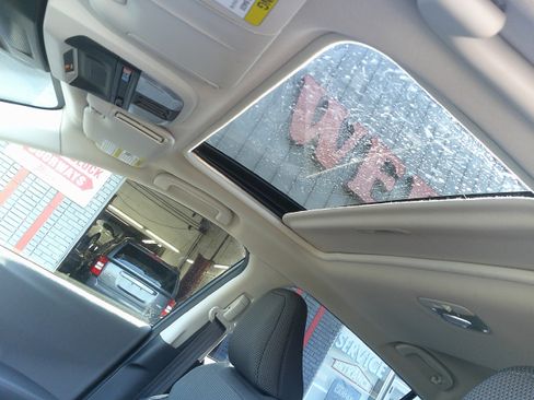 Used 2024 Subaru Crosstrek 2.0i Premium image 17