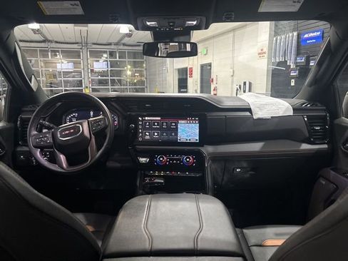 Used 2025 GMC Sierra 1500 AT4 w/ AT4 Premium Package image 30