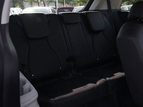 Used 2023 Kia Carnival LX FWD image 34