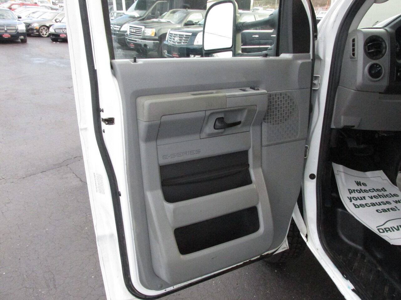 Used 2012 Ford E-350 and Econoline 350 Super Duty w/ PWR Locks & Windows Group RWD image 23