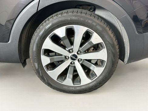 Used 2022 Kia Telluride EX w/ EX Premium Package FWD image 11