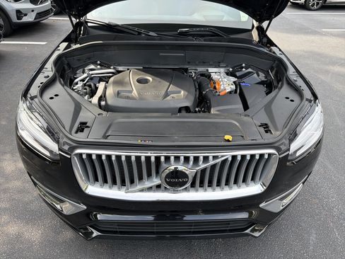 Certified 2025 Volvo XC90 T8 Ultra w/ Protection Package Premier AWD/4WD image 36
