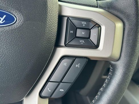 Used 2018 Ford F150 Lariat image 19