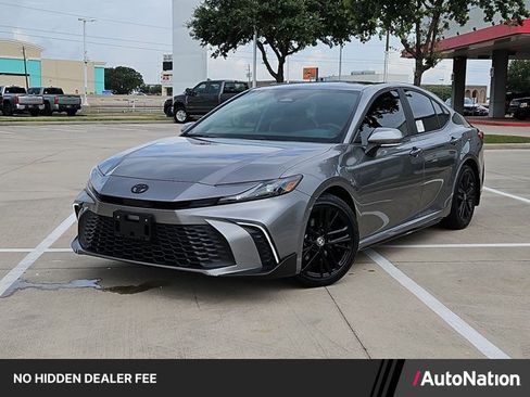 Used 2026 Toyota Camry SE FWD image 1