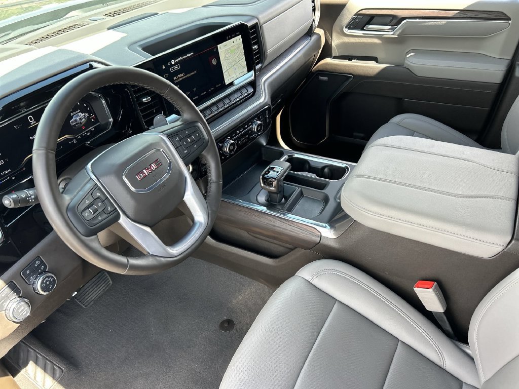 Used 2025 GMC Sierra 1500 SLT w/ SLT Premium Plus Package AWD/4WD image 10