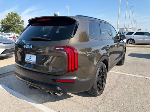 Used 2022 Kia Telluride EX w/ EX Premium Package AWD/4WD image 3