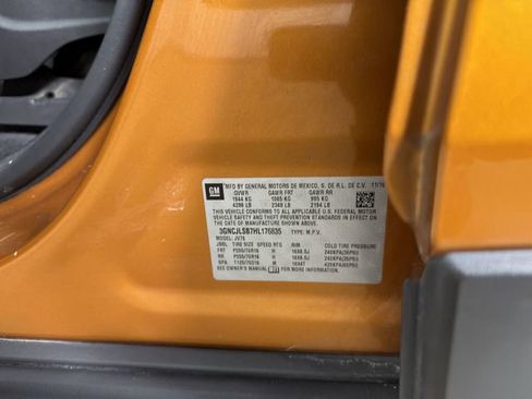 Used 2017 Chevrolet Trax LT w/ Sun & Sound Package image 38