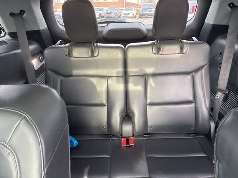 Used 2021 Ford Explorer XLT w/ Equipment Group 202A image 25