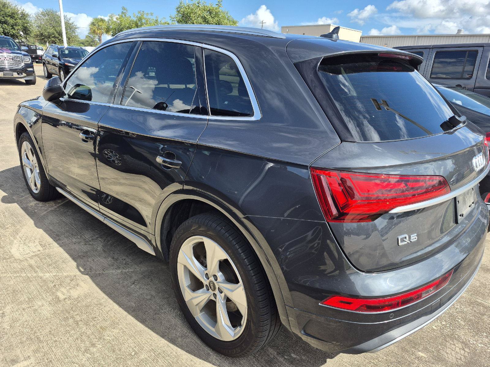 Used 2021 Audi Q5 2.0T Premium Plus w/ Premium Plus Package AWD/4WD image 11