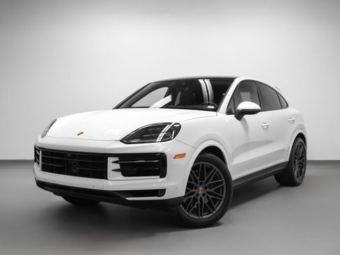 Certified 2024 Porsche Cayenne Coupe AWD/4WD image 6