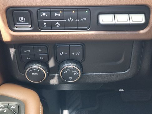 Used 2021 Chevrolet Tahoe High Country AWD/4WD image 20