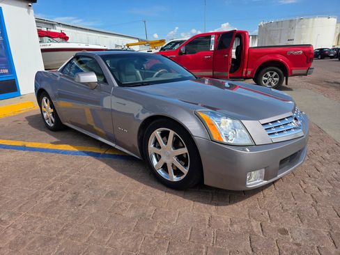 Used 2004 Cadillac XLR RWD image 4