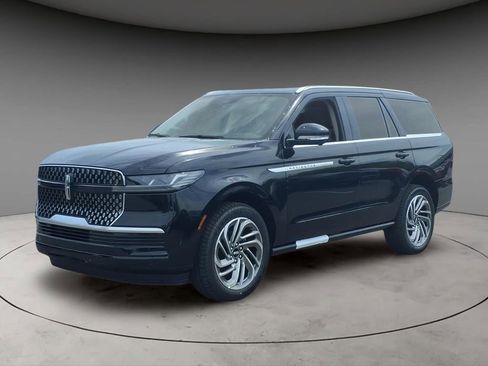 New 2026 Lincoln Navigator Reserve AWD/4WD image 1