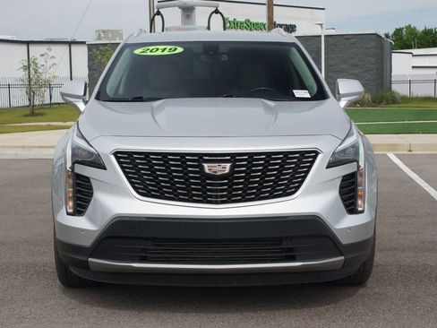 Used 2019 Cadillac XT4 Premium Luxury w/ Cold Weather Package FWD image 17