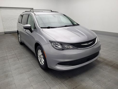 Used 2021 Chrysler Voyager Lxi image 13