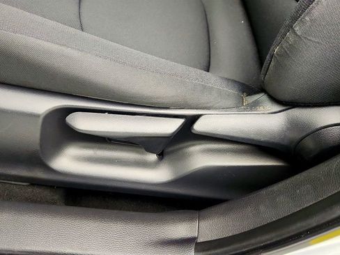 Used 2022 Toyota Corolla LE image 11