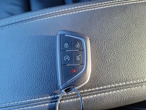 Used 2024 Cadillac XT4 Premium Luxury image 24