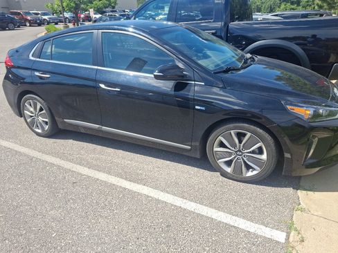 Used 2017 Hyundai Ioniq Limited FWD image 3