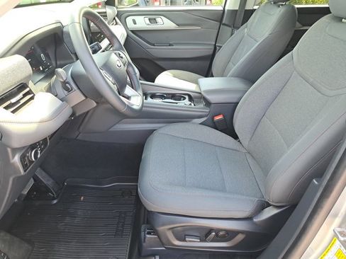 Certified 2025 Ford Explorer Active AWD/4WD image 19