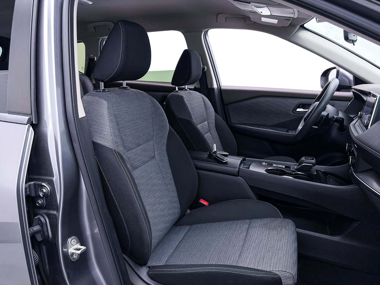 Used 2023 Nissan Rogue SV FWD image 33