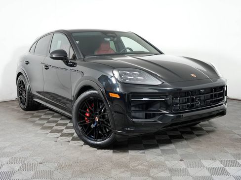 Used 2026 Porsche Cayenne GTS AWD/4WD image 9
